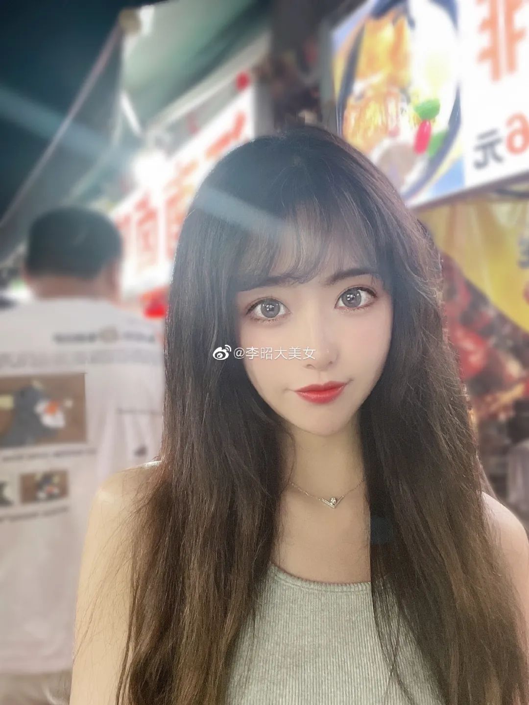 DƬ